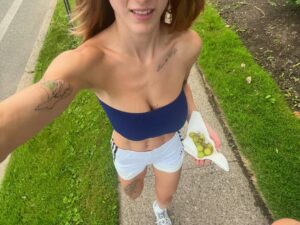 Chloe East Instagram - jersey summer 🥖🥖🥖