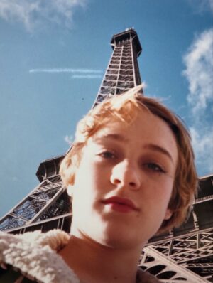 Chloë Sevigny Instagram - #fbf fall 1994 my first trip outside the continental US. After we wrapped the shooting of KIDS I spent most of my $1,500 paycheck on a ticket to visit my high school boyfriend @mischarichter who was going to art school in London. We took the ferry to Paris and stayed in a friend of his English mother’s apartment. Acting has allowed me so many travel opportunities I never could have dreamed of taking. Thank you forever and always @larryclarkofficial and @edglrd for the opportunity. 💫