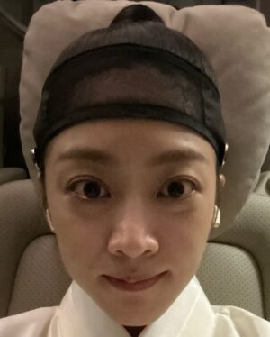 Cho Bo-ah Instagram - 드디어! 오늘 공개!!! (⃔ •͙ ༚ •͙ )⃕↝
따끈따끈한 넷플 오리지널 신작 
미스터리멜로스릴러 사극 탄금을 시청해 보아요💕