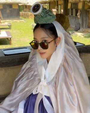 Cho Bo-ah Instagram - 드디어! 오늘 공개!!! (⃔ •͙ ༚ •͙ )⃕↝
따끈따끈한 넷플 오리지널 신작 
미스터리멜로스릴러 사극 탄금을 시청해 보아요💕