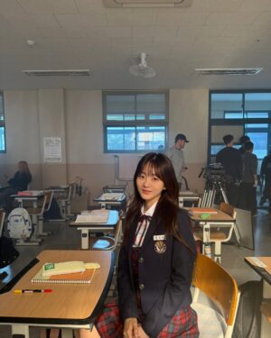 Cho Yi-hyun Instagram - HeadOverHeels