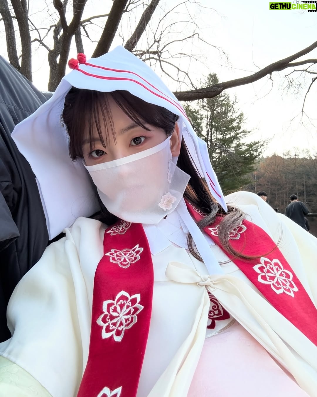 Cho Yi-hyun - 1.4 Million Likes - HeadOverHeels