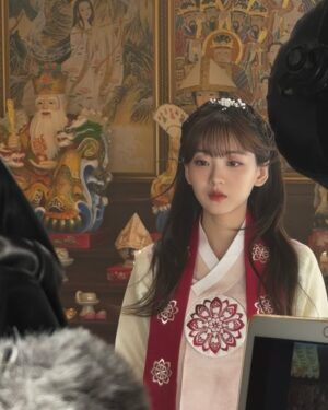 Cho Yi-hyun Instagram - HeadOverHeels