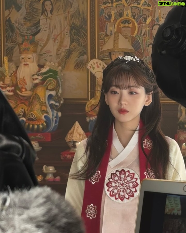 Cho Yi-hyun - 1.4 Million Likes - HeadOverHeels