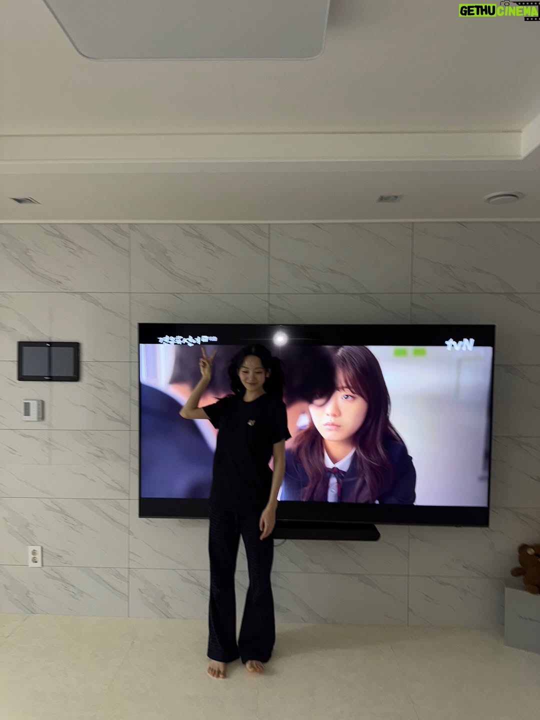 Cho Yi-hyun - 1.6 Million Likes - 퇴근하고 본방사수☺️🤎
견우와선녀 다음주가 벌써 마지막이라고?
가지마ㅜㅜㅜㅜ
