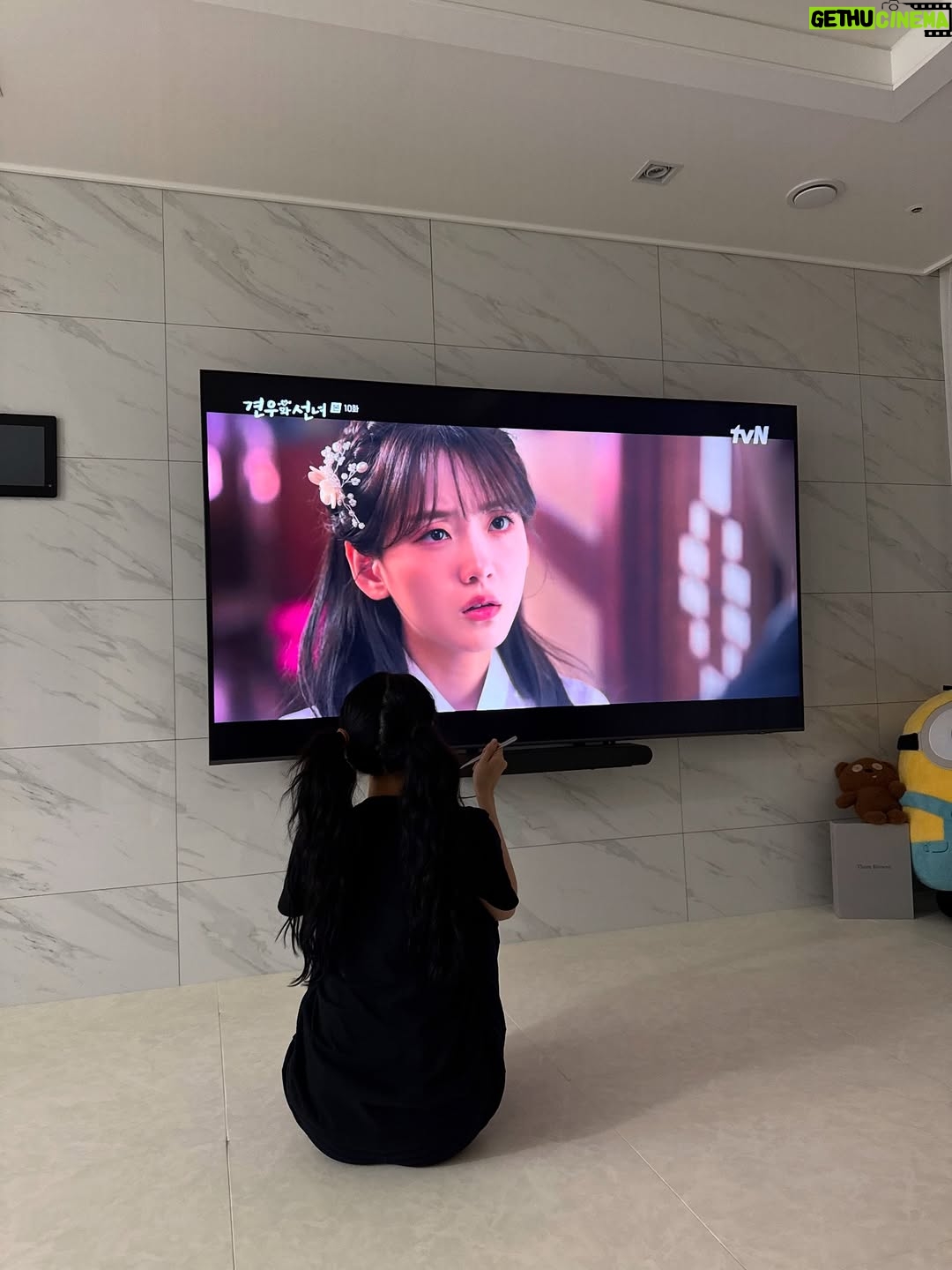 Cho Yi-hyun - 1.6 Million Likes - 퇴근하고 본방사수☺️🤎
견우와선녀 다음주가 벌써 마지막이라고?
가지마ㅜㅜㅜㅜ