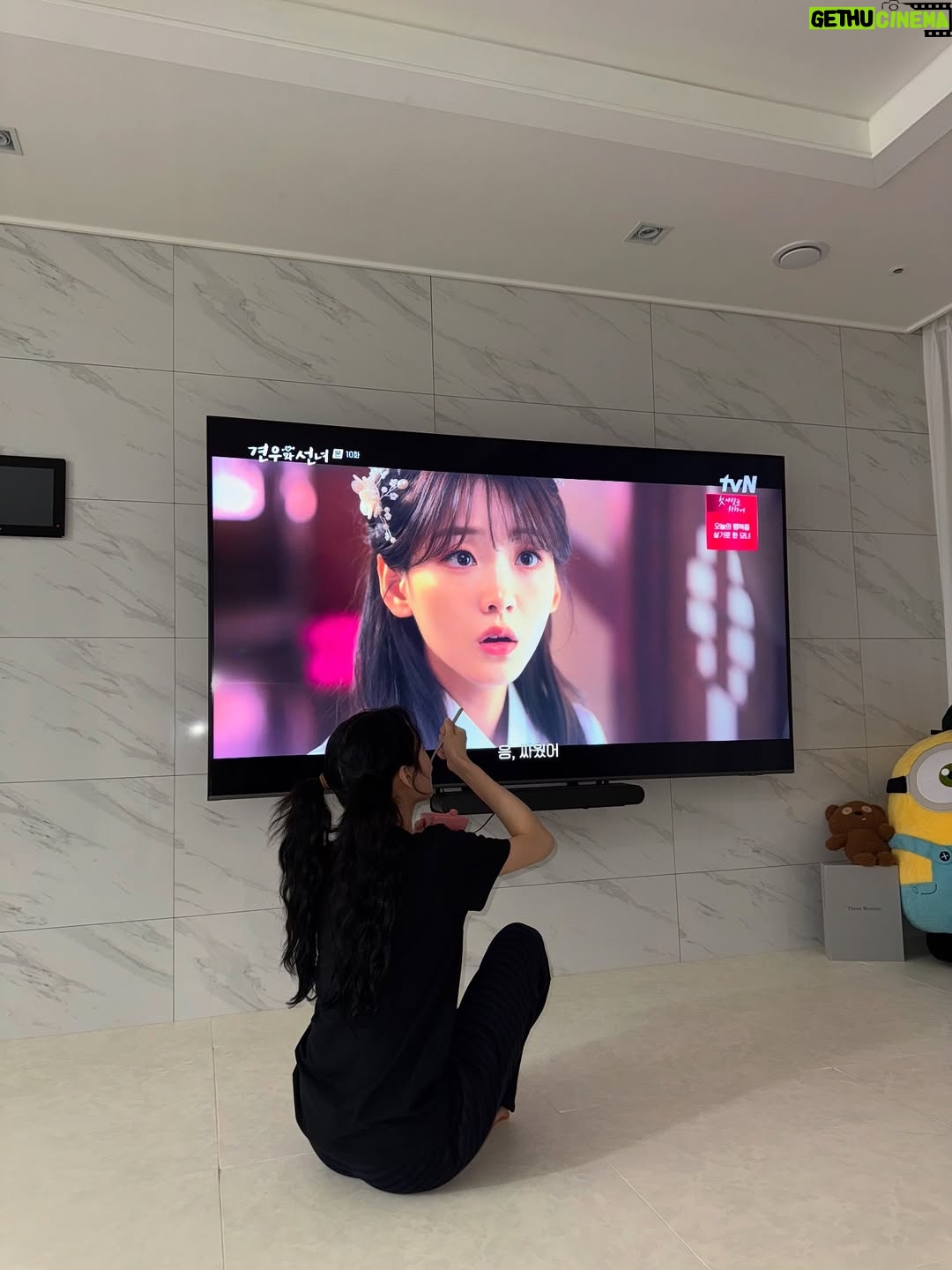 Cho Yi-hyun - 1.6 Million Likes - 퇴근하고 본방사수☺️🤎
견우와선녀 다음주가 벌써 마지막이라고?
가지마ㅜㅜㅜㅜ
