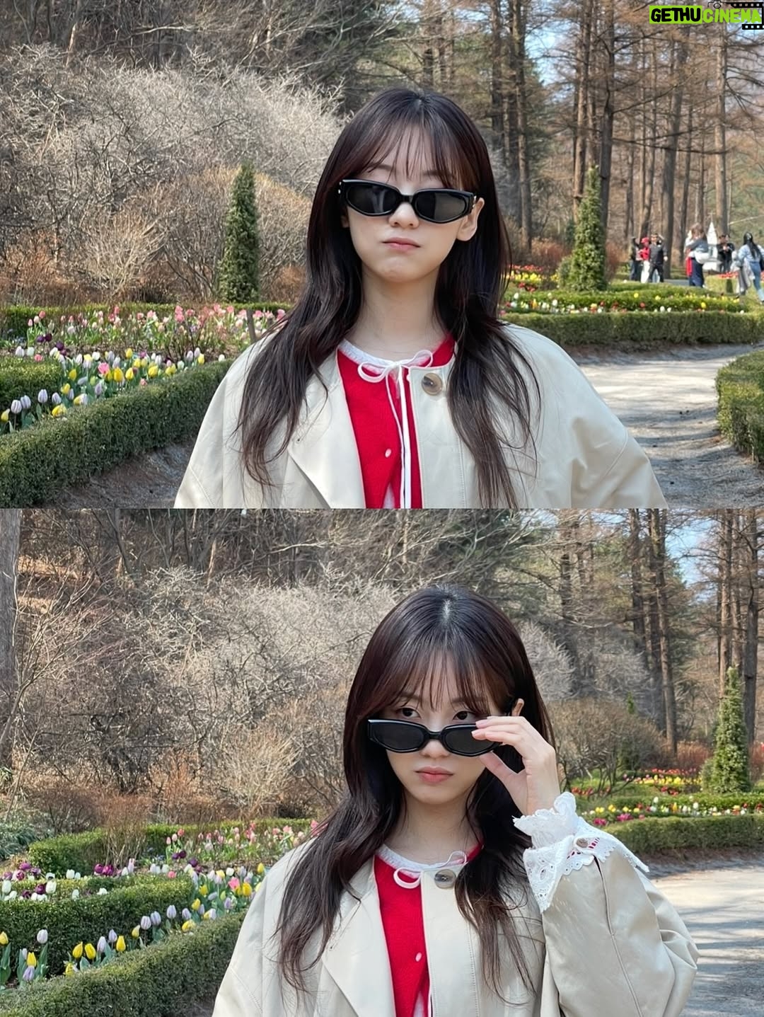 Cho Yi-hyun - 1.3 Million Likes - 견우와선녀를 함께해주신 모든 배우님들 스태프분들께 깊이 감사드립니다.
성아를 온전히 표현할 수 있도록 함께 고민하고, 아껴주셔서 촬영 내내 따뜻한 사랑을 느끼며 연기할 수 있었습니다. 이 모든 시간이, 그리고 시청자분들께 받은 사랑이 오래도록 마음에 남을 것 같아요. 진심으로 감사합니다.

그리고 가장 의지했던
지한매니저님.가영언니.진이언니.수영씨
웃음이 끊이지 않던 현장이 아주..많이..그리울거에요. 
반년동안 함께 웃고 떠들다보니 덕분에 제 성격도 많이 밝아졌어요. 
근래에 가장 큰 행운은 성아팀을 만난거에요. 
늘 나의 편에서 많은 고생을 한 성아팀에게 박수를👏👏
감사해요 늘☺️💗
.
.
지금까지 천지선녀 박성아 였습니다. 안녕
.
성아 will always be with you.
Wherever, whenever. 🤍