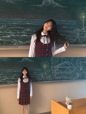 Cho Yi-hyun Instagram - 견우와선녀를 함께해주신 모든 배우님들 스태프분들께 깊이 감사드립니다.
성아를 온전히 표현할 수 있도록 함께 고민하고, 아껴주셔서 촬영 내내 따뜻한 사랑을 느끼며 연기할 수 있었습니다. 이 모든 시간이, 그리고 시청자분들께 받은 사랑이 오래도록 마음에 남을 것 같아요. 진심으로 감사합니다.

그리고 가장 의지했던
지한매니저님.가영언니.진이언니.수영씨
웃음이 끊이지 않던 현장이 아주..많이..그리울거에요. 
반년동안 함께 웃고 떠들다보니 덕분에 제 성격도 많이 밝아졌어요. 
근래에 가장 큰 행운은 성아팀을 만난거에요. 
늘 나의 편에서 많은 고생을 한 성아팀에게 박수를👏👏
감사해요 늘☺️💗
.
.
지금까지 천지선녀 박성아 였습니다. 안녕
.
성아 will always be with you.
Wherever, whenever. 🤍