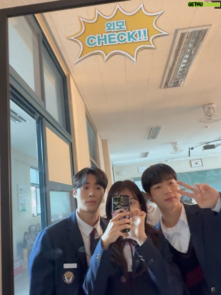 Cho Yi-hyun - 1.3 Million Likes - 견우와선녀를 함께해주신 모든 배우님들 스태프분들께 깊이 감사드립니다.
성아를 온전히 표현할 수 있도록 함께 고민하고, 아껴주셔서 촬영 내내 따뜻한 사랑을 느끼며 연기할 수 있었습니다. 이 모든 시간이, 그리고 시청자분들께 받은 사랑이 오래도록 마음에 남을 것 같아요. 진심으로 감사합니다.

그리고 가장 의지했던
지한매니저님.가영언니.진이언니.수영씨
웃음이 끊이지 않던 현장이 아주..많이..그리울거에요. 
반년동안 함께 웃고 떠들다보니 덕분에 제 성격도 많이 밝아졌어요. 
근래에 가장 큰 행운은 성아팀을 만난거에요. 
늘 나의 편에서 많은 고생을 한 성아팀에게 박수를👏👏
감사해요 늘☺️💗
.
.
지금까지 천지선녀 박성아 였습니다. 안녕
.
성아 will always be with you.
Wherever, whenever. 🤍