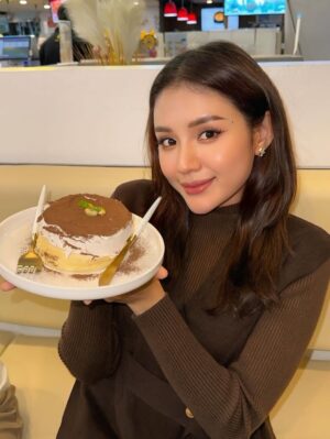 Chue Lay Instagram - stress needs sugar😋🤤 #yum #chuelay