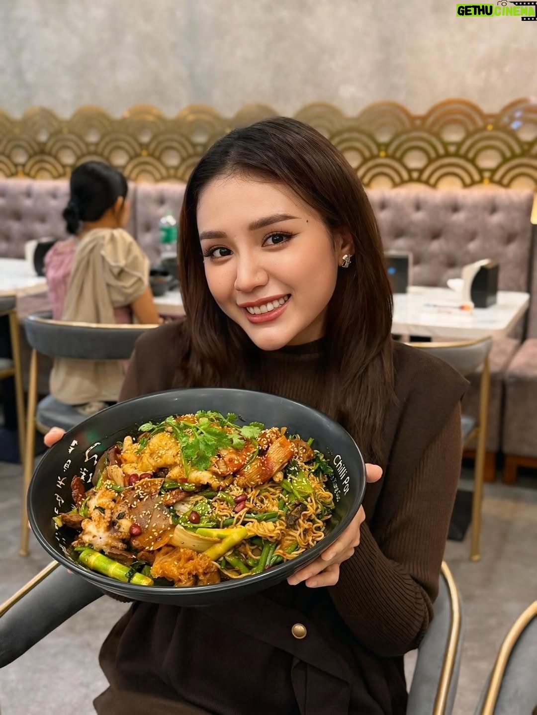 Chue Lay - 331 Likes - stress needs sugar😋🤤 #yum #chuelay