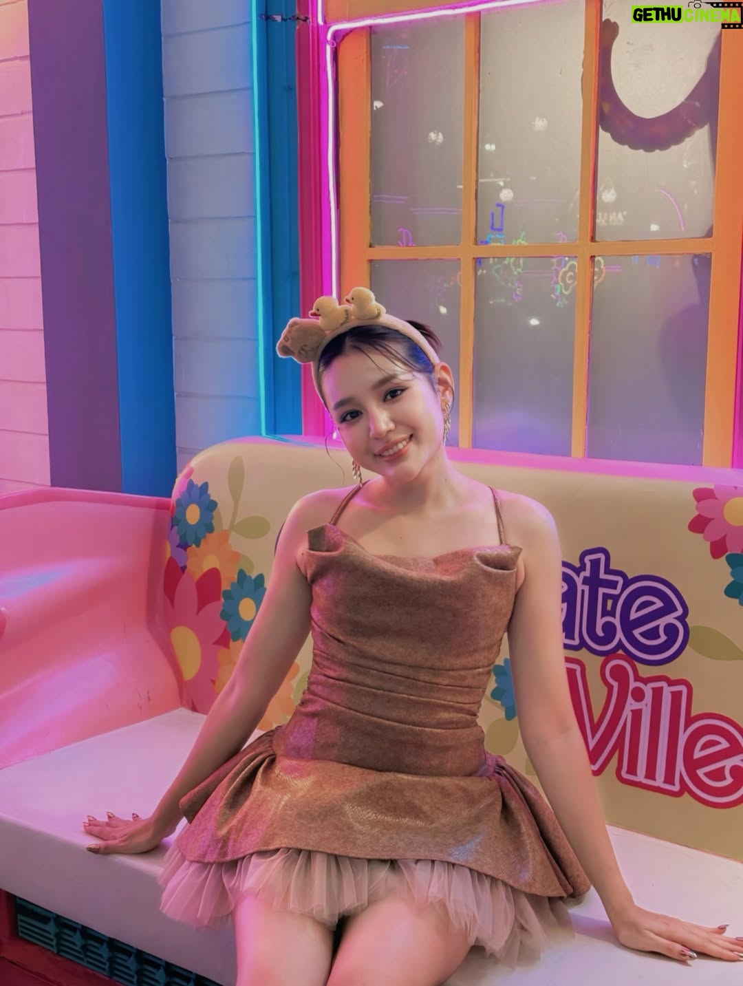 Chue Lay - 426 Likes - 📍@chocolateville 🐻🐥🍫✨💞
#MistineMyanmar
#No1ThailandCosmetics
#Cosmoprof2025
#MistineNewEnergy 
#ChueLay #bangkok #actress #myanmar