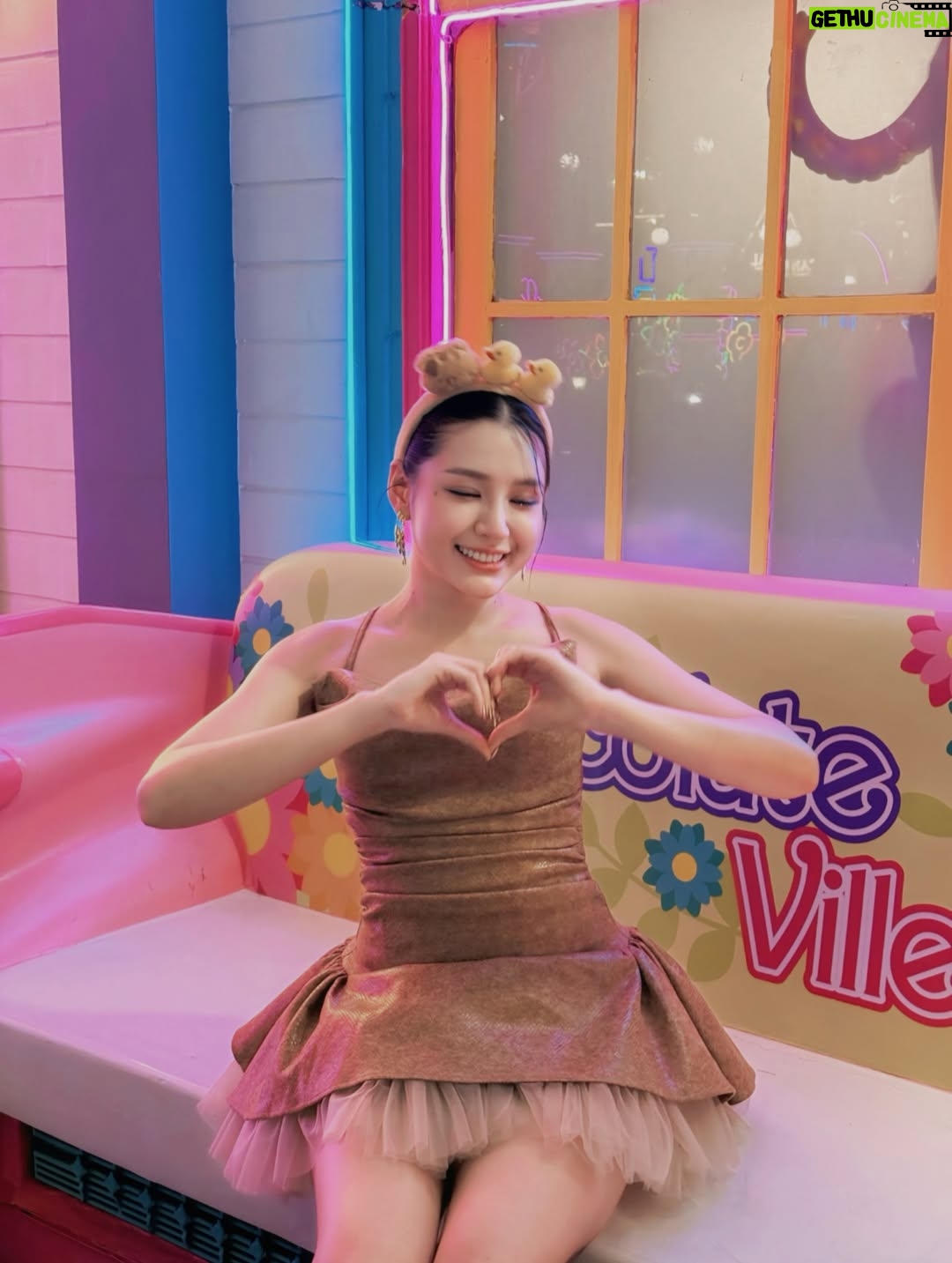 Chue Lay - 426 Likes - 📍@chocolateville 🐻🐥🍫✨💞
#MistineMyanmar
#No1ThailandCosmetics
#Cosmoprof2025
#MistineNewEnergy 
#ChueLay #bangkok #actress #myanmar