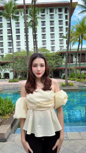 Chue Lay Instagram - ရပ်နေလို့မရဘူး ကနေမှ 🥰🥰Yuki မှာ Korea Premium Scalp Treatment လေး လုပ်ပြီး ခါလိုက်တာဆိုတာ