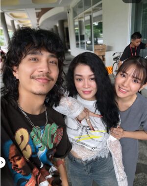 Chue Lay Instagram - အကြီးကြီး …. 🥰