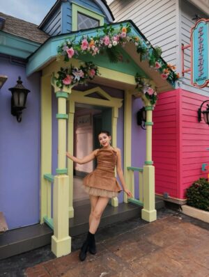 Chue Lay Instagram - 📍@chocolateville 🐻🐥🍫✨💞
#MistineMyanmar
#No1ThailandCosmetics
#Cosmoprof2025
#MistineNewEnergy 
#ChueLay #bangkok #actress #myanmar