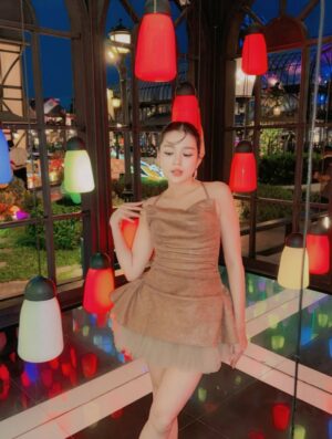 Chue Lay Instagram - 📍@chocolateville 🐻🐥🍫✨💞
#MistineMyanmar
#No1ThailandCosmetics
#Cosmoprof2025
#MistineNewEnergy 
#ChueLay #bangkok #actress #myanmar