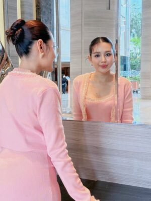 Chue Lay Instagram - Soft glow in pink moments ✨🌸

#MistineMyanmar
#No1ThailandCosmetics
#Cosmoprof2025
#MistineNewEnergy 
#ChueLay #actress
