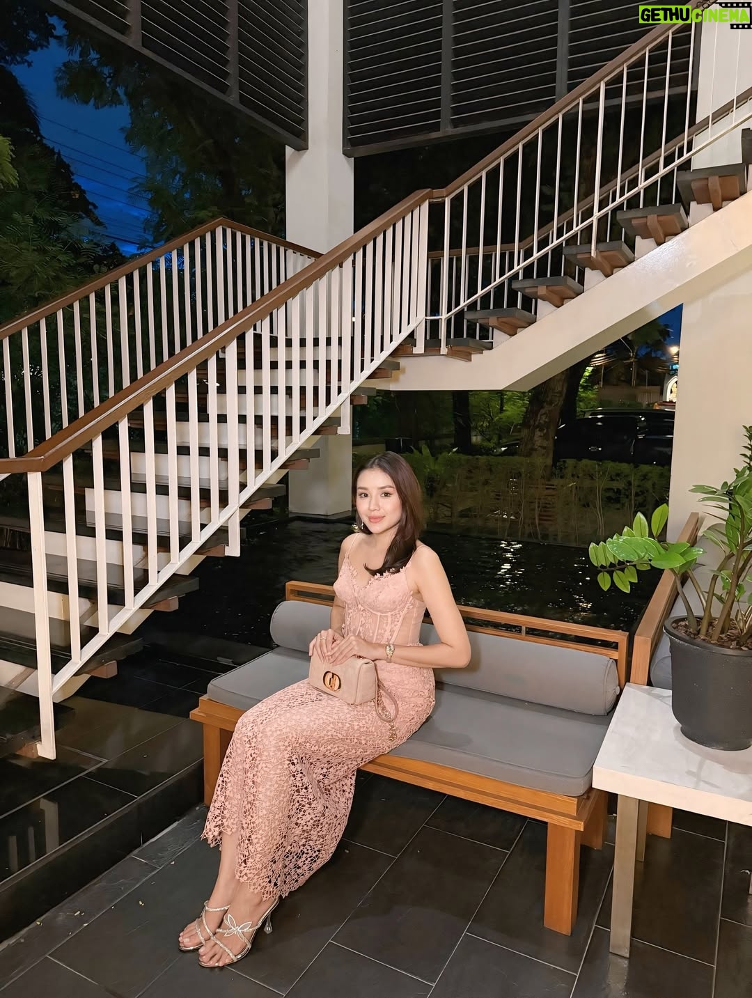 Chue Lay - 1.1K Likes - Pretty in pink, powerful in presence 💗🔥
#MistineMyanmar
#No1ThailandCosmetics
#Cosmoprof2025
#MistineNewEnergy 
#ChueLay