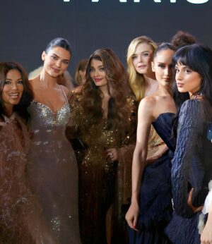 Cinta Laura Kiehl Instagram - Bersyukur campur sedih. 💔

Sayangnya Indonesia tidak bisa hadir di Le Défilé Paris tahun ini. Tapi aku luar biasa bersyukur sudah diberi kesempatan untuk bisa menjadi bagian dari event global bersama orang-orang yang luar biasa inspiratif. Hope to be back better and stronger next year! ♥️

Wishing all the incredible people the best of luck tomorrow. Shine your light and remind everyone that WE’RE WORTH IT! 🔥

@lorealparis