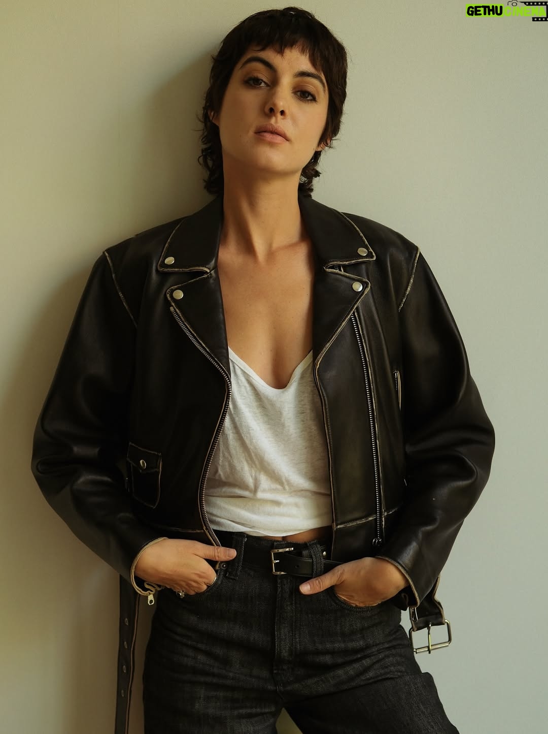 Claire Chust - 1.6K Likes - 📸 @lisa_lesourd_