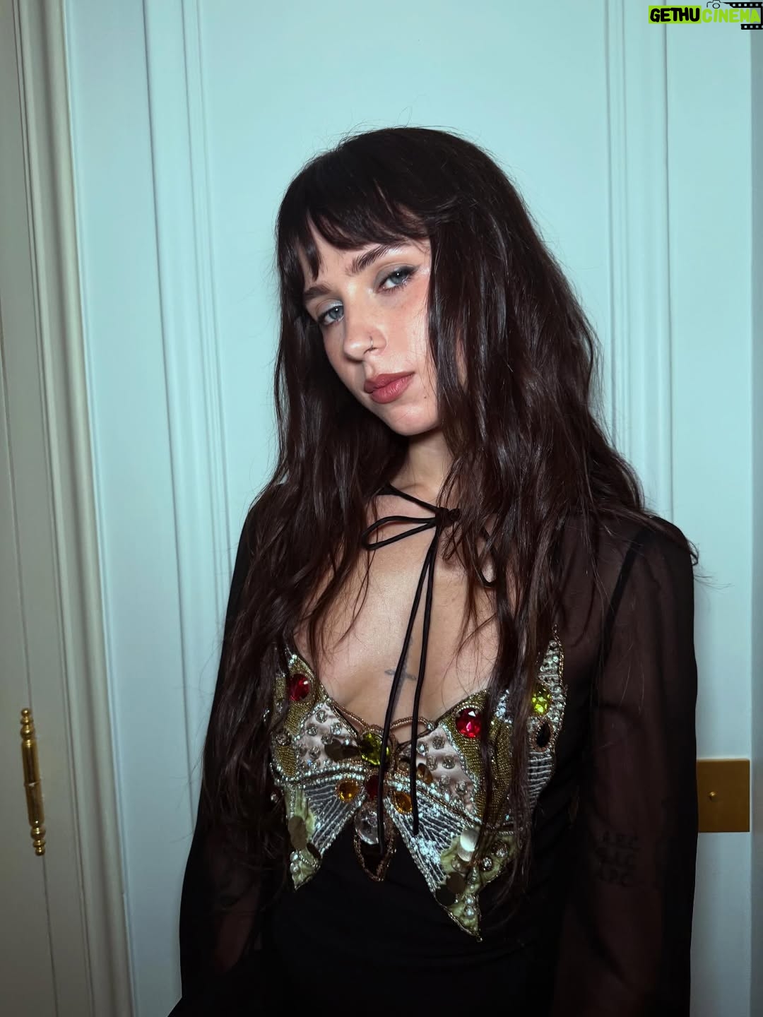 Clairo - 1 Million Likes - @maisonvalentino 🎆