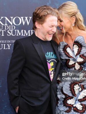 Clare Grant Instagram - Last night celebrating screen icons @sarahmgellar & @realfreddieprinze at the @ikwydlsmovie premiere. The movie is so much fun and the cast is perfect!! Fans and newbies alike are going to love it. Congrats, everyone!