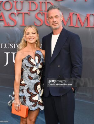 Clare Grant Instagram - Last night celebrating screen icons @sarahmgellar & @realfreddieprinze at the @ikwydlsmovie premiere. The movie is so much fun and the cast is perfect!! Fans and newbies alike are going to love it. Congrats, everyone!