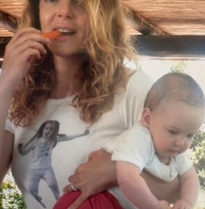 Actress Claudia Gerini HD Photos and Wallpapers September 2025