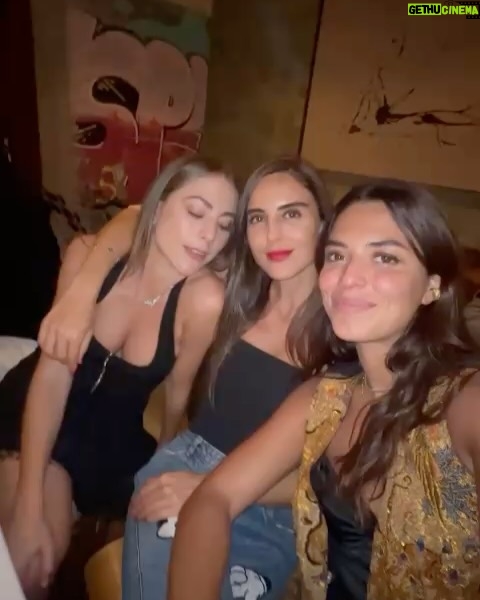 Claudia Vergara - 14.5K Likes - Deliciosurita de bday weekend🤍 
La mas bendecida siempre de estar rodeada de la gente mas espectacular del mundo, los amooo!🥰 

@primeluxuryexperiences gracias por el servicio mas top de todos!💕