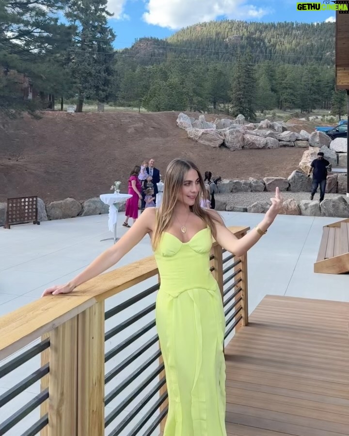 Claudia Vergara - 5.2K Likes - Denver files🤣🤍