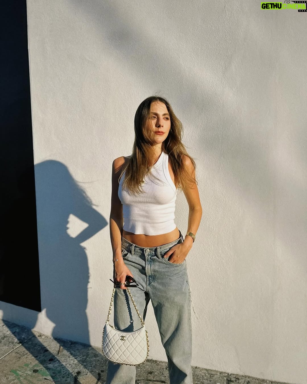 Claudia Vergara - 5K Likes - Weekend feels.