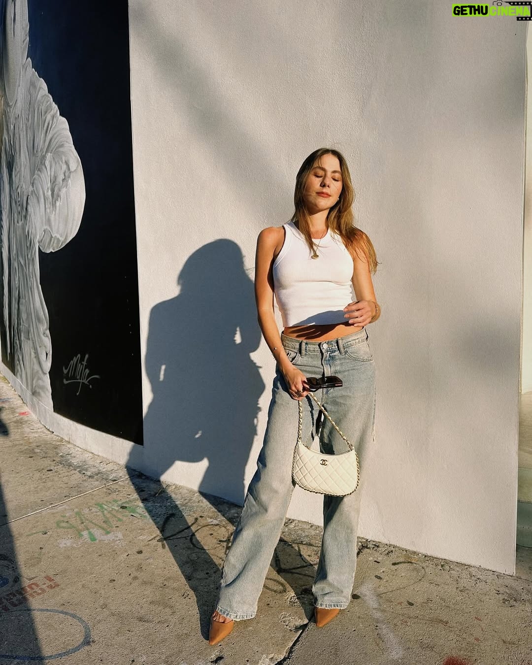 Claudia Vergara - 5K Likes - Weekend feels.