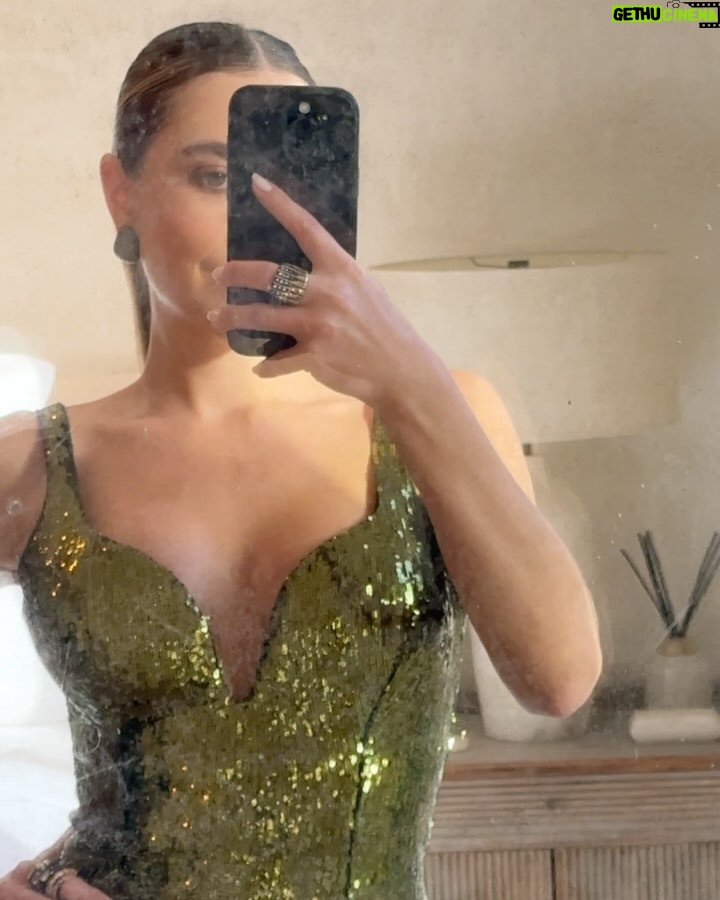 Claudia Vergara - 6.7K Likes - Golden Globin’✨