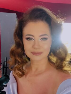 Corina Dănilă Instagram - 75 K !!! 🤩
Big LOVE for you!! ❤️
Mă bucur că suntem împreună și vă mulțumesc!! 🙏
#grateful #75k #fyp #foryou #foryoupage
