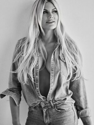 Courtney Hansen Instagram - Good vibes only… #sneakpeek 🤍✨