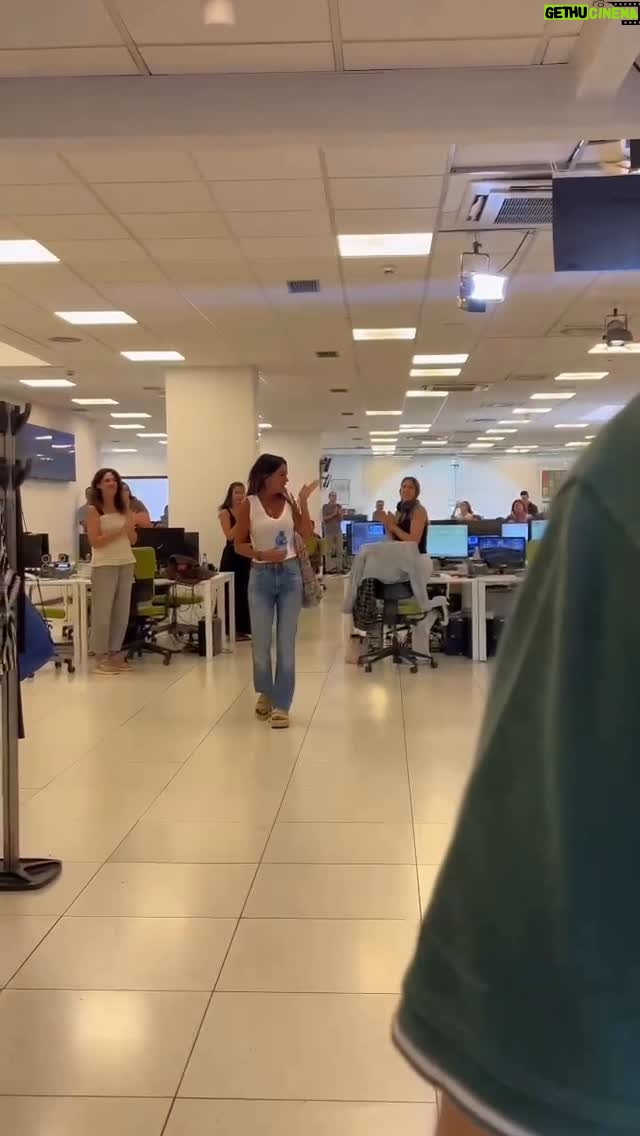 Cristina Saavedra - 18.3K Likes - Y que sigamos bailando ahí fuera. Os espero, compañeras y compañeros. Abrazos y amor infinitos. Sois muy grandes ❤️

📹: @sararinconvillar