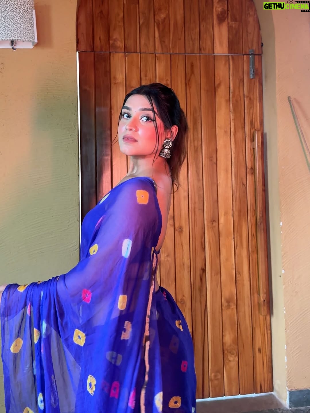 Cuty Mendiratta - 7.2K Likes - Can’t stop falling for myself in a saree