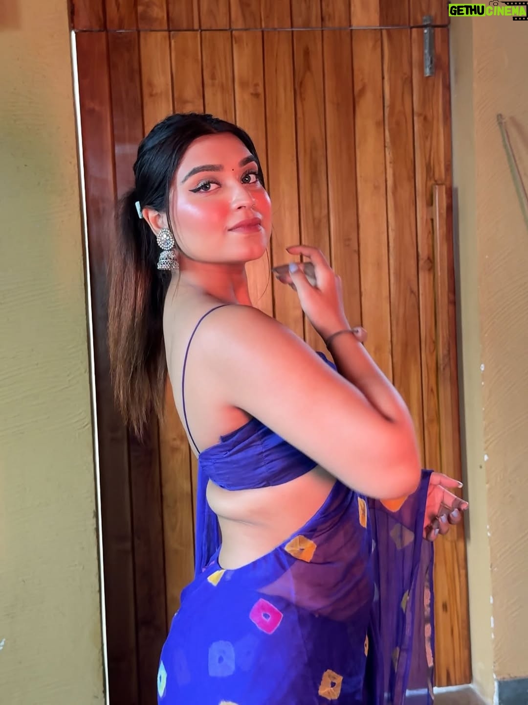 Cuty Mendiratta - 7.2K Likes - Can’t stop falling for myself in a saree