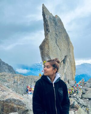 Cuty Mendiratta Instagram - Kinnaur Kailash is considered the point where the gods reside. As per mythological belief, every winter Lord Shiva used to conduct a meeting of goddesses and gods here at Kinner Kailash.
Something magnetic was there, there was a moment when I couldn’t walk for even 100 Metres, but then I was at the Shivling at 20,000 Feet.
Har Har Mahadev 🙏🏻