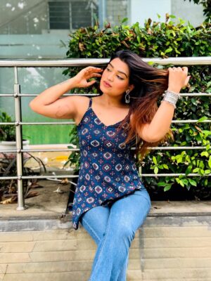 Cuty Mendiratta Instagram - Sare nashe bekar teri ankhon ke siwa