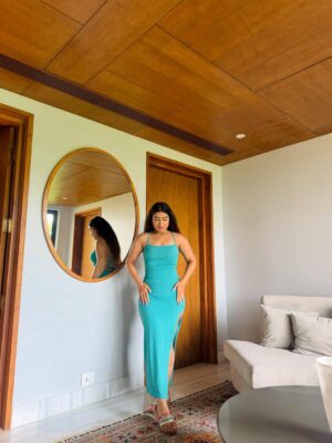 Cuty Mendiratta Instagram - Tiny waist that’s it