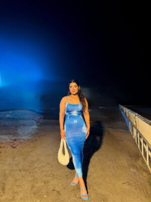 Cuty Mendiratta Instagram - Risking it all for the drip 🌊👠
Outfit : @myluluandsky
Heels : @myluluandsky
Bag : @miniso.official
