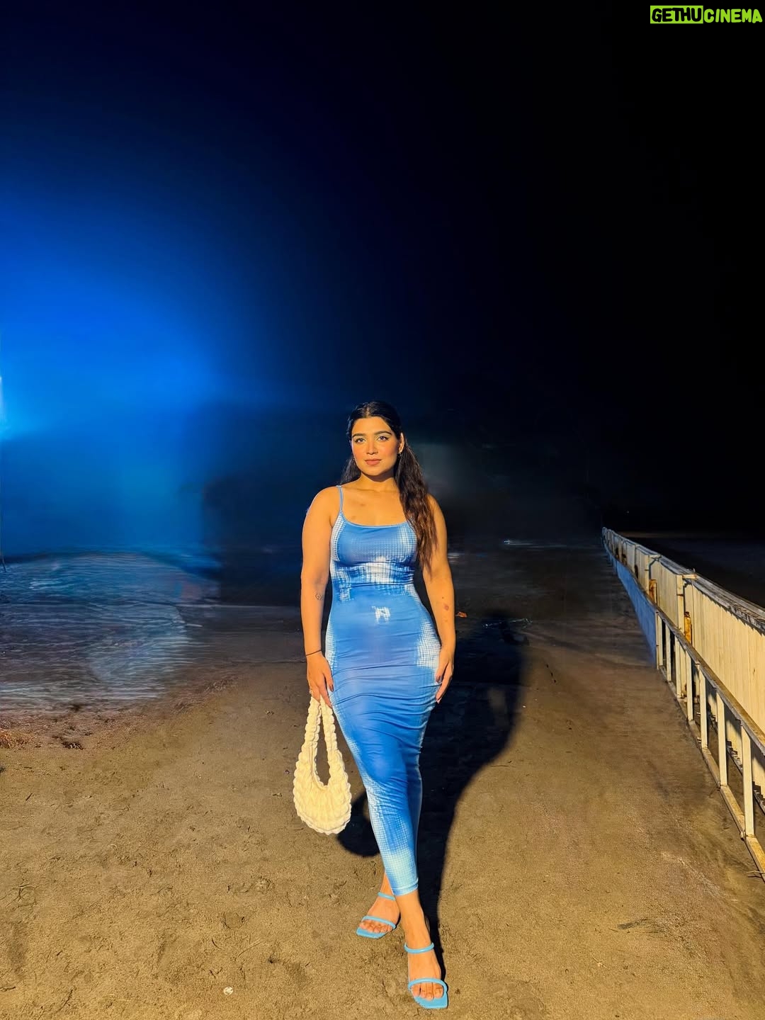 Cuty Mendiratta - 2.2K Likes - Risking it all for the drip 🌊👠

Outfit : @myluluandsky 
Heels : @myluluandsky 
Bag : @miniso.official