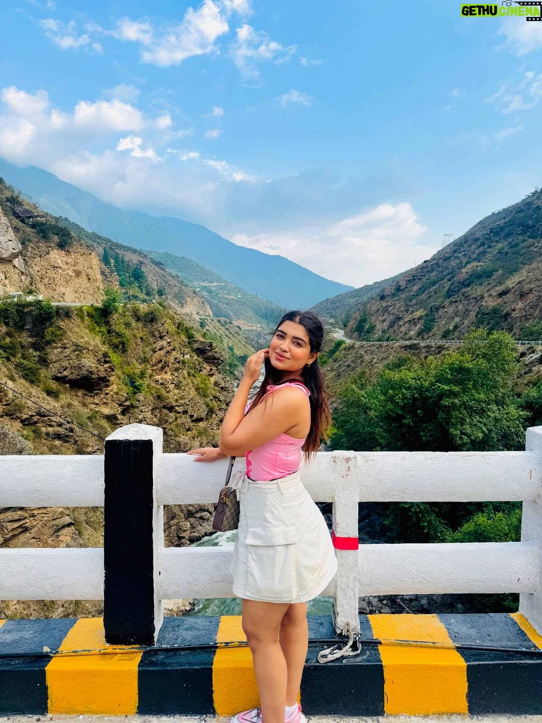 Cuty Mendiratta - 2.2K Likes - Prettiness knows no borders 💕

@triphawker