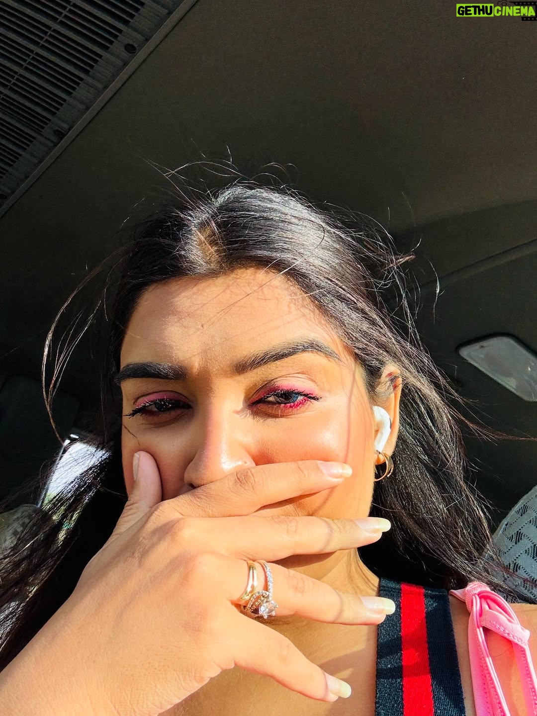 Cuty Mendiratta - 2.2K Likes - Prettiness knows no borders 💕

@triphawker