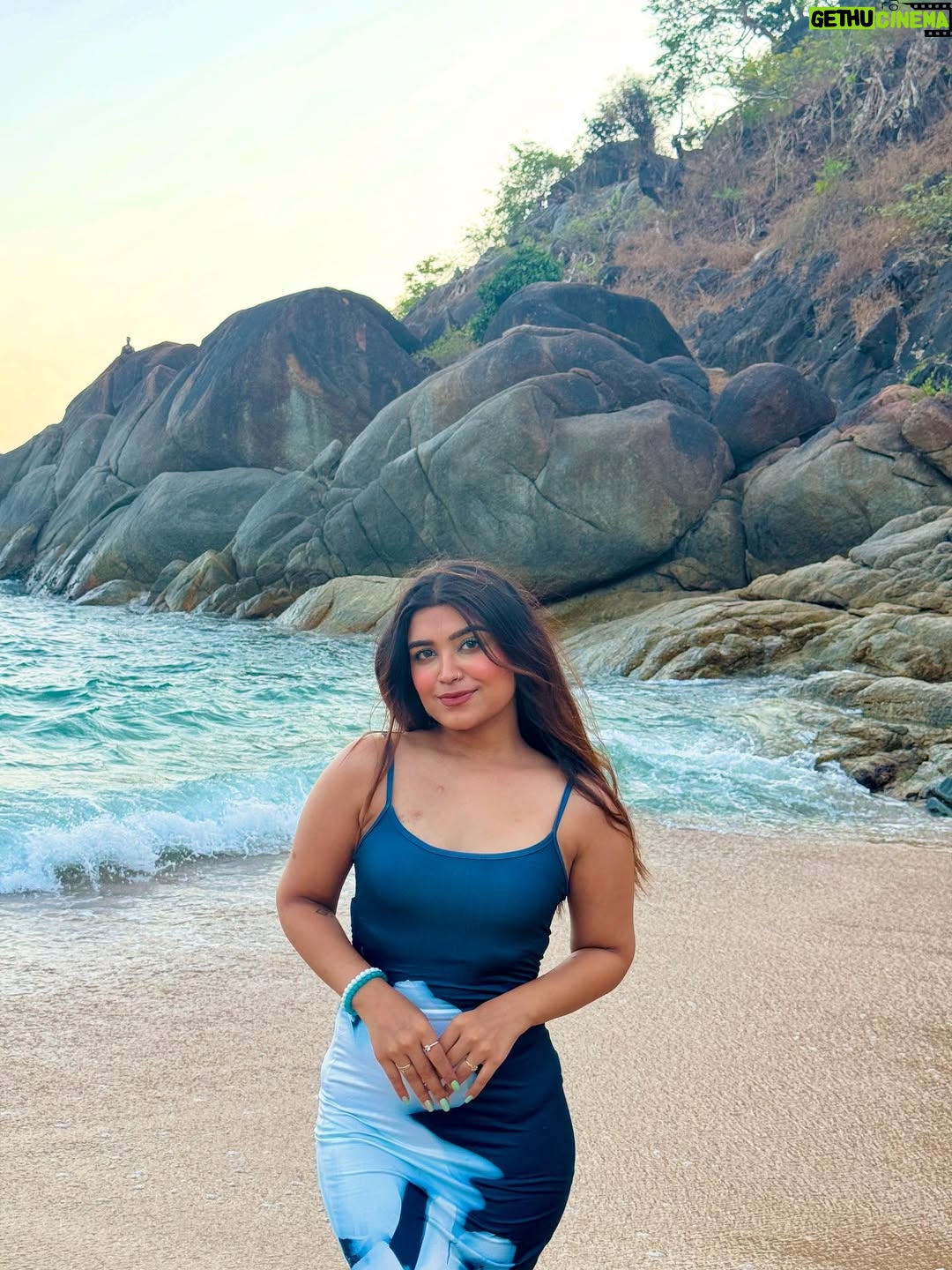 Cuty Mendiratta - 2.7K Likes - You wish you were here 🌊