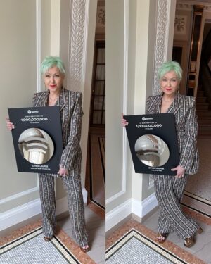 Cyndi Lauper Instagram - Playing catch up since getting off tour. Thank you everyone for helping me land another song in Spotify’s Billions Club! “Time After Time” joined “Girls Just Want to Have Fun” earlier this year. Thank you to @Spotify and all of our partners! I share this with you all. 😘

.

Photo con @nafra25