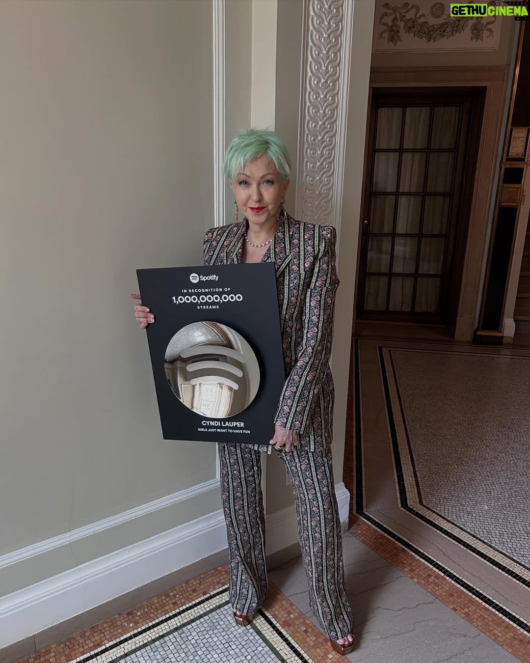 Cyndi Lauper - 126.4K Likes - Playing catch up since getting off tour. Thank you everyone for helping me land another song in Spotify’s Billions Club! “Time After Time” joined “Girls Just Want to Have Fun” earlier this year. Thank you to @Spotify and all of our partners! I share this with you all. 😘

.

Photo con @nafra25